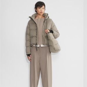 NWT super puff shorty from aritzia size xs